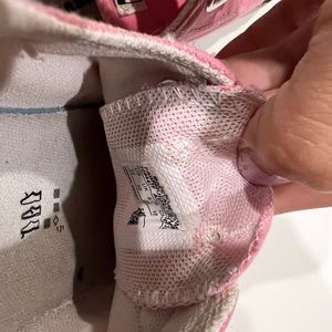 converse pink shoes